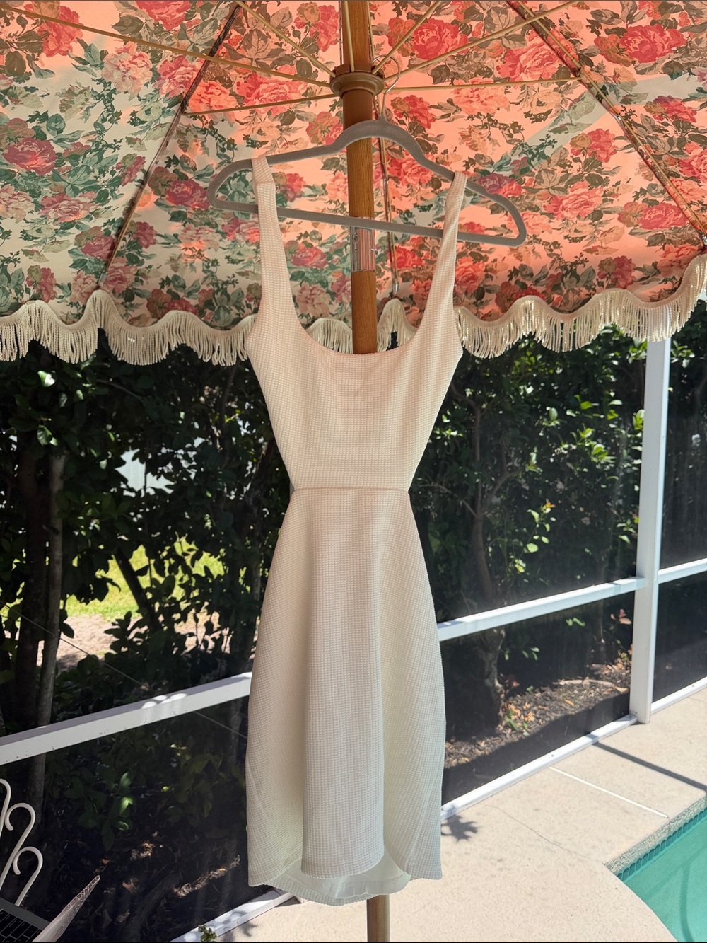 Sabo Skirt white backless Textured Scoop Neck Dress L